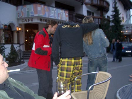 016 - 20050428 20-10-49